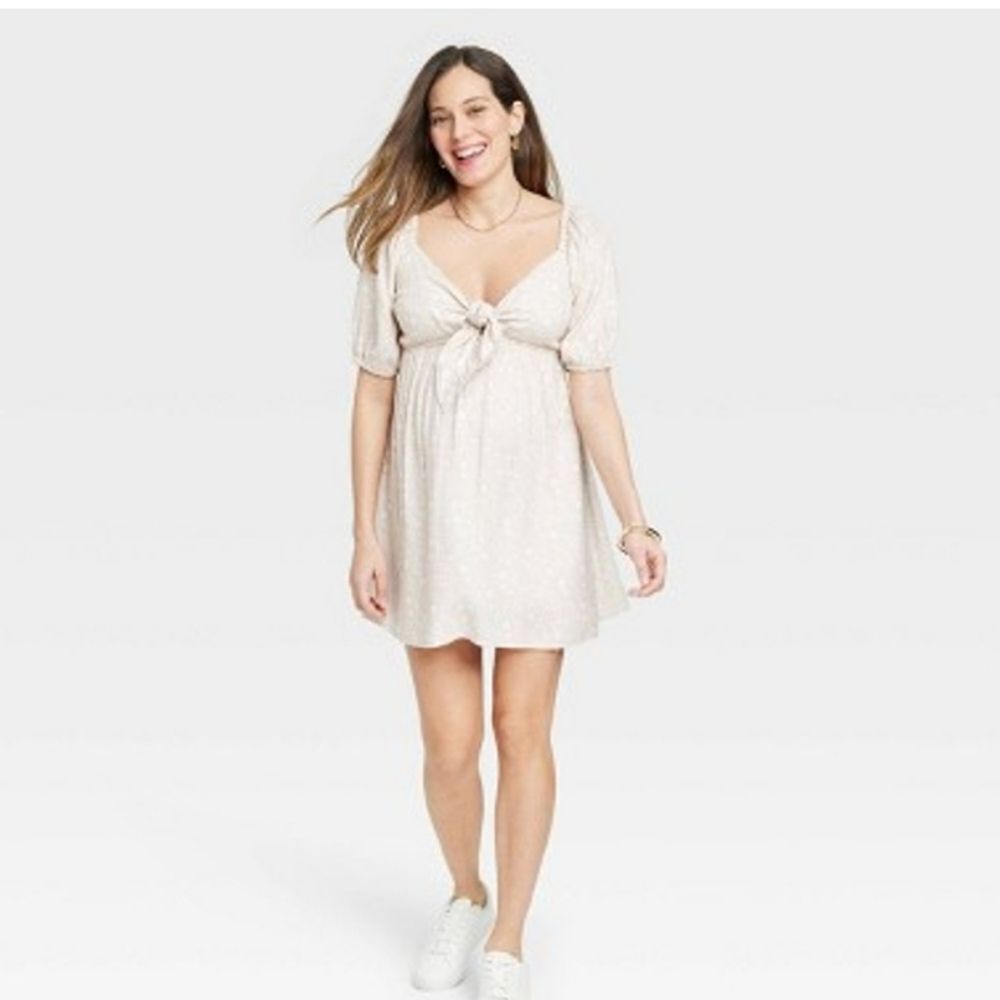NWT Isabel Maternity M Peek-a-Boo Mini Dress TAN FLORAL Target N-1303